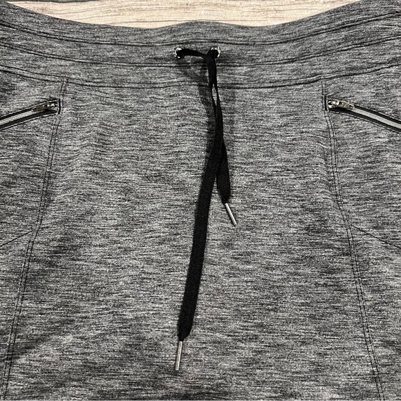 Athleta Athleisure Skort in Charcoal Grey Size Medium - Picture 5 of 11